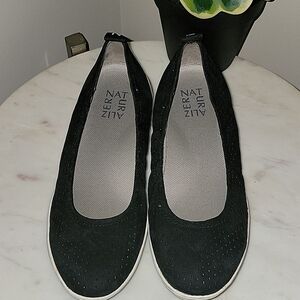 Naturalizer Women's Black Flats